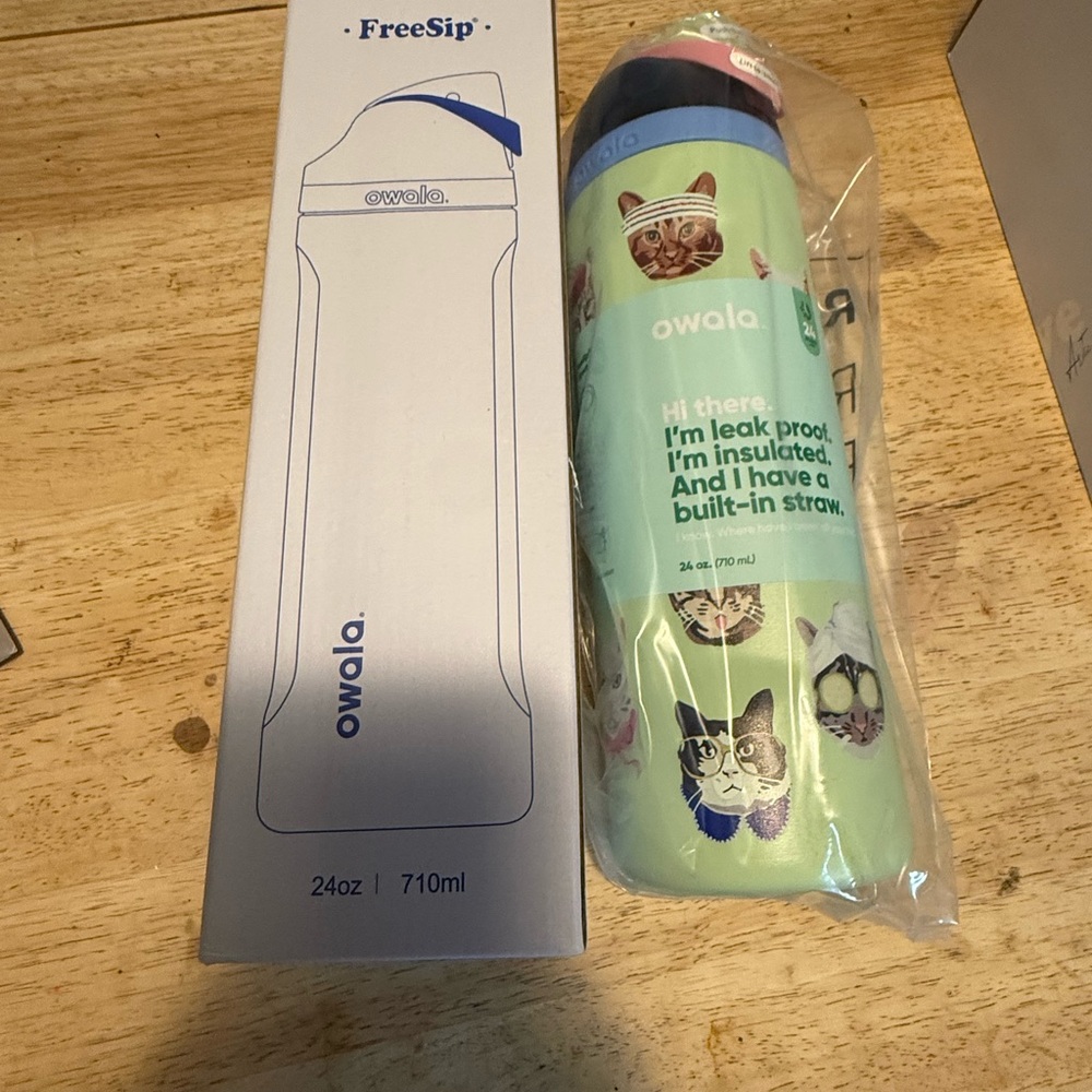 Owala 24oz FreeSip Water Bottle - Mint with Cat Print
